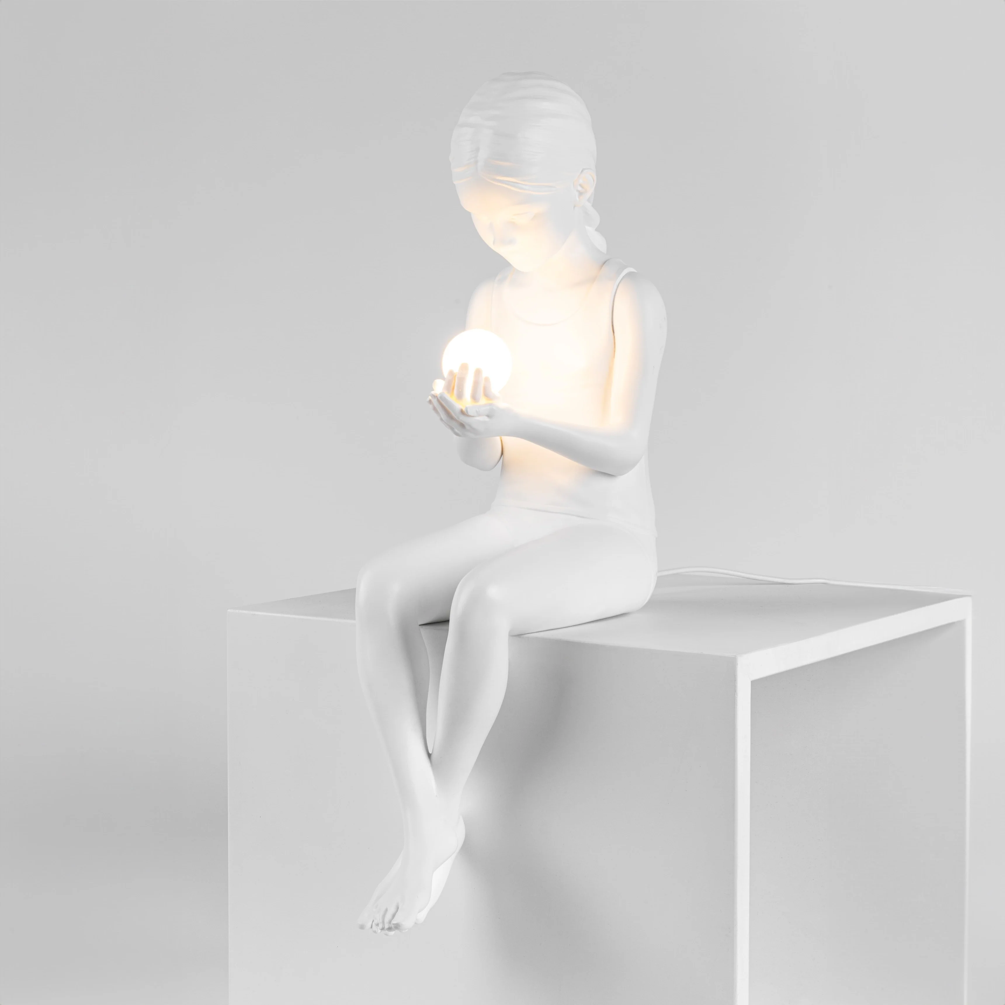 Mini Girl Inner Glow Scultura in Resina e Luce – Seletti - vista prodotto 3