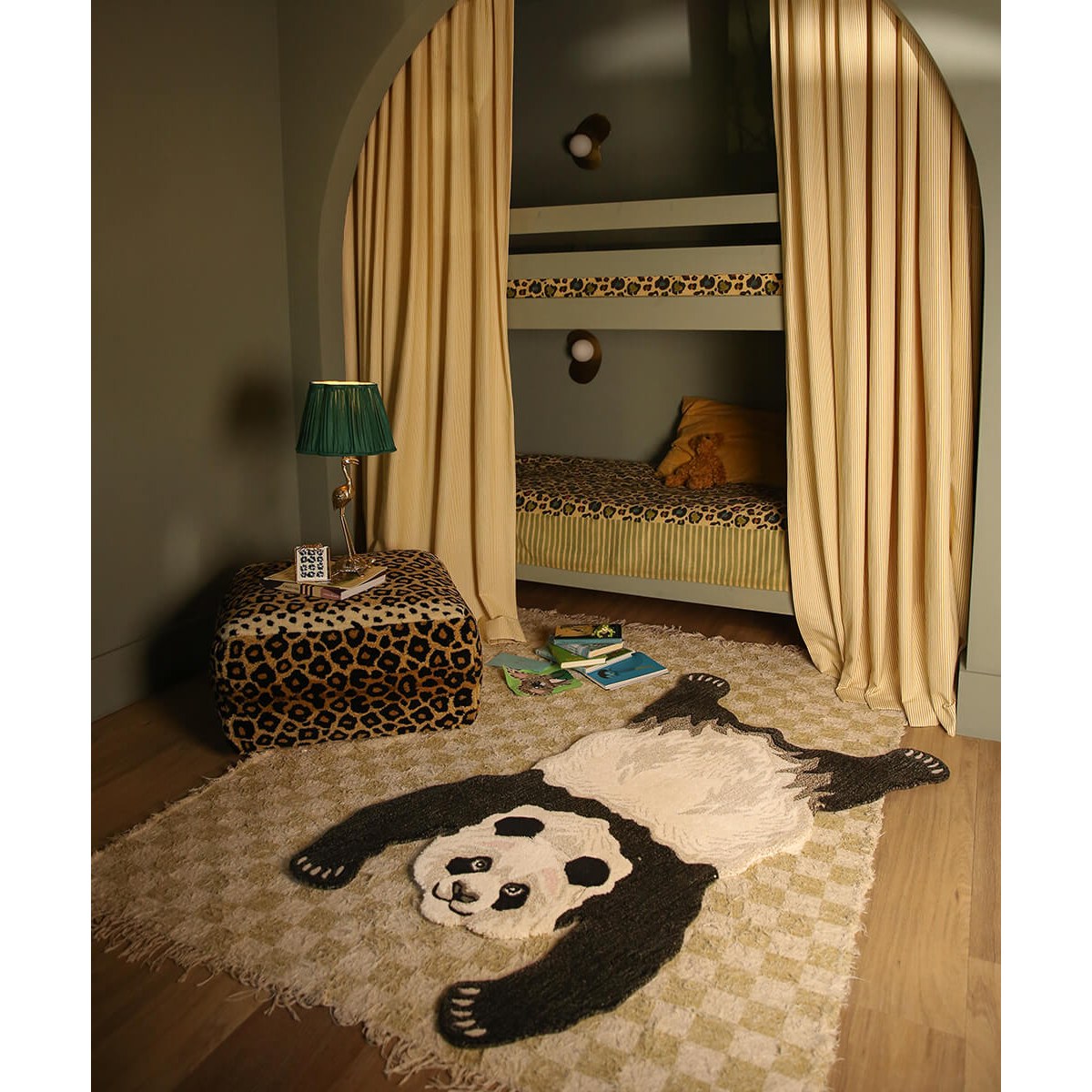 Plumpy Panda Rug Large Doing Goods – ambientazione con arredi