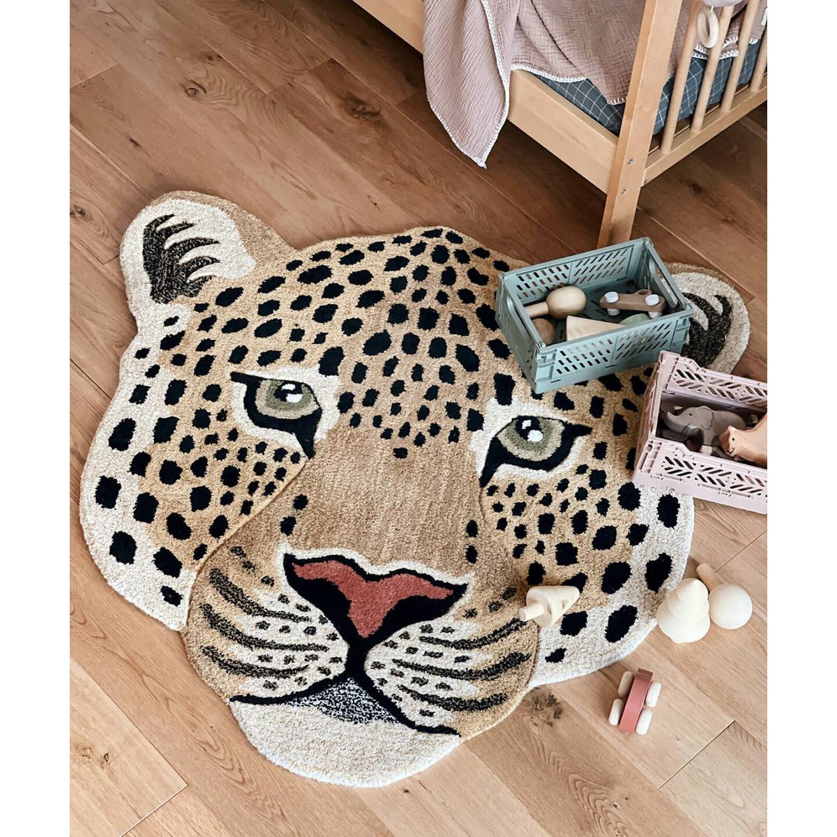 Himani Leopard Head Rug Large Doing Goods – seconda ambientazione