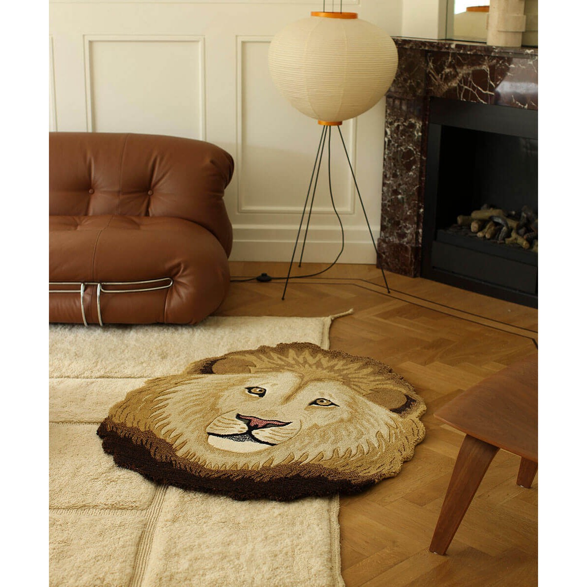 Ari Lion Head Rug Large Doing Goods – ambientazione living