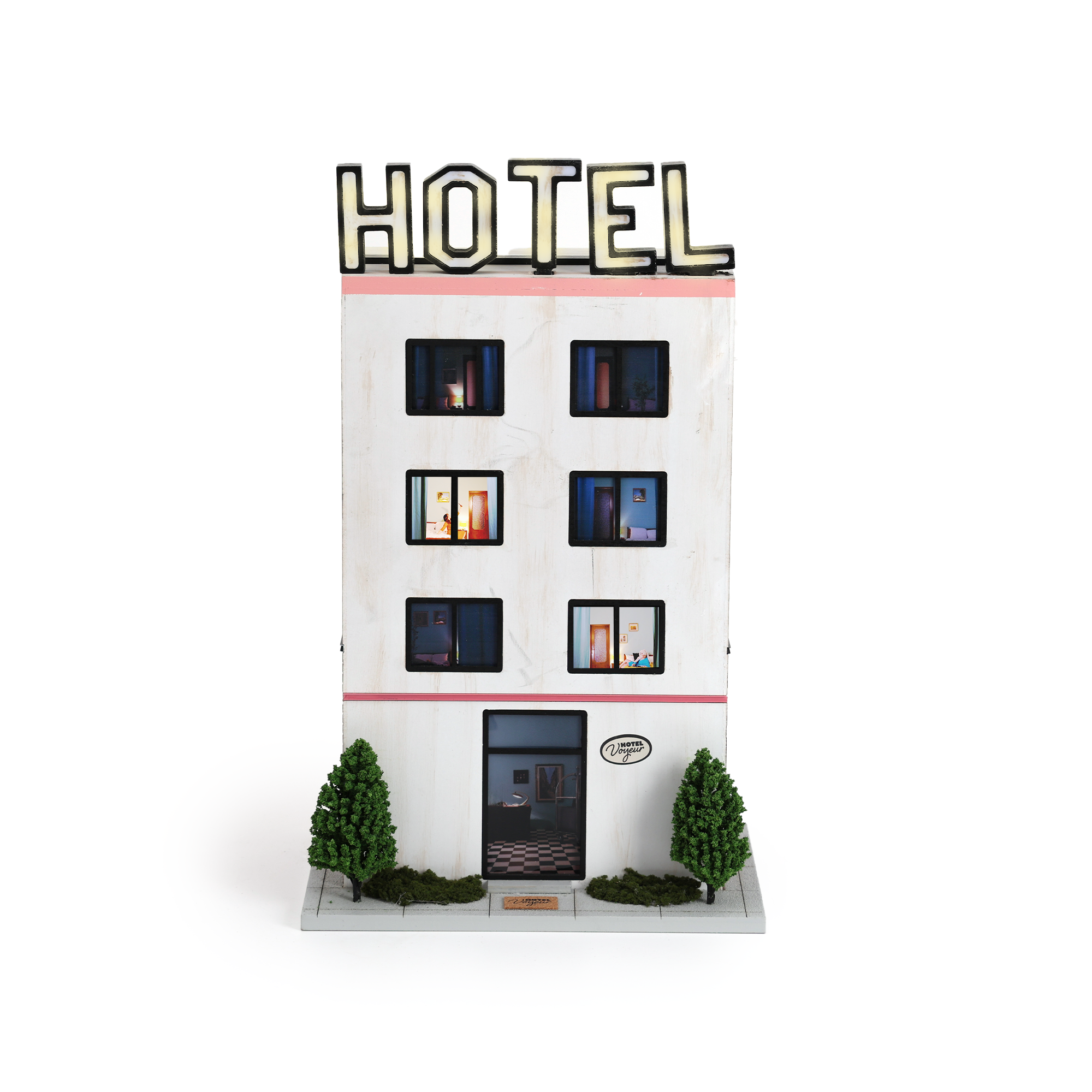 Hotel Voyeur Seletti, lampada a forma di hotel con finestre animate