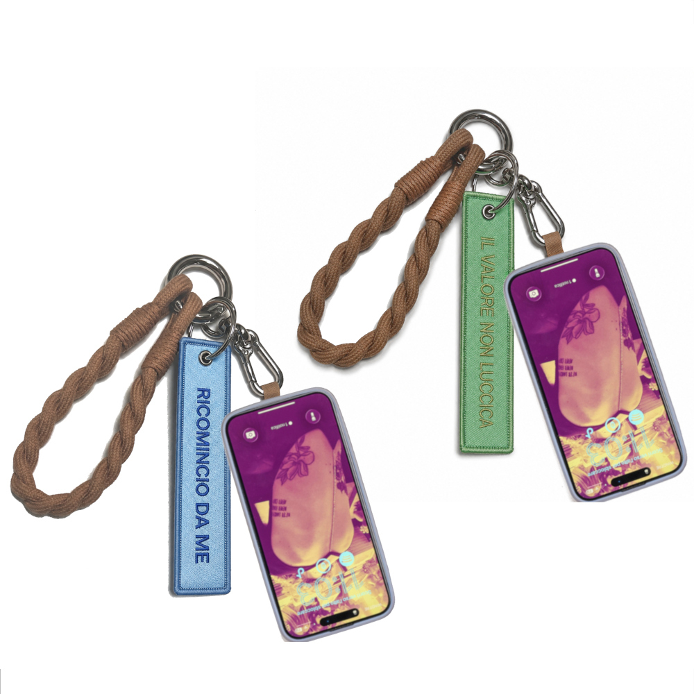 The Key Suite Motel Secondabase – portachiavi e charm con bracciale nocciola