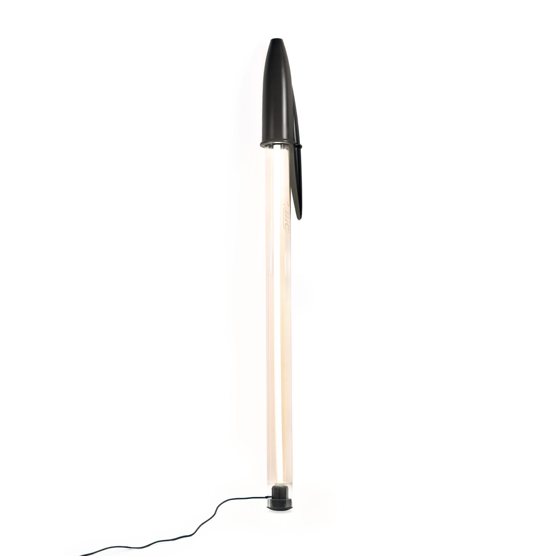 BIC Lamp Nera Seletti × BIC – lampada a forma di penna Cristal