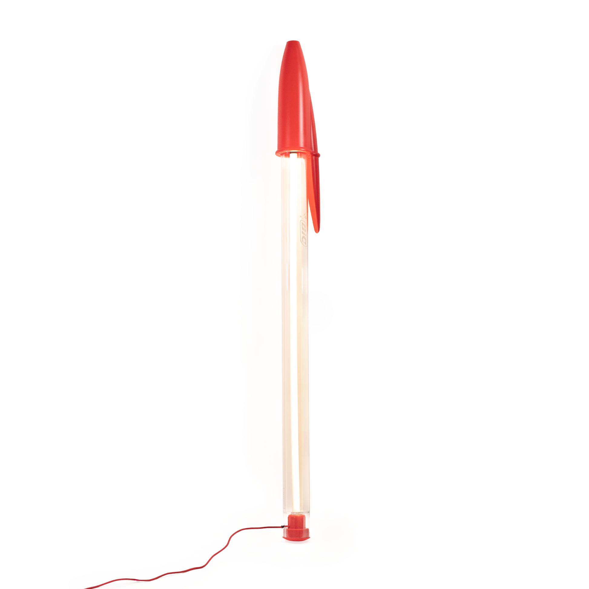 BIC Lamp Rossa Seletti × BIC – lampada a forma di penna Cristal